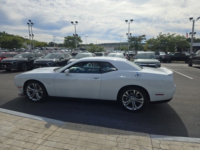 2022 Dodge Challenger R/T photo 4