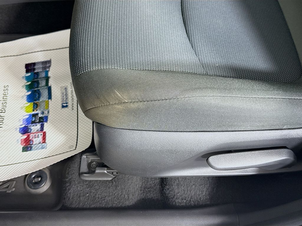 2022 Toyota RAV4 Hybrid LE photo 17