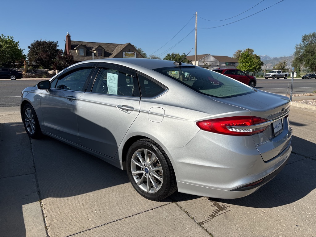 2017 Ford Fusion SE photo 6
