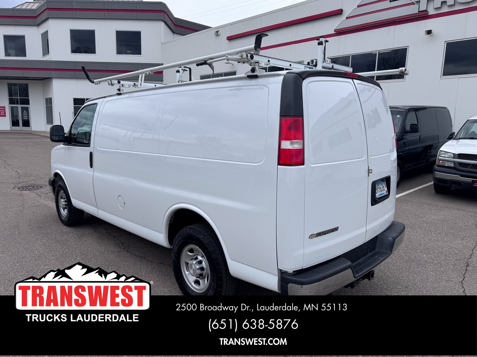 2018 Chevrolet Express 3500 Work Van photo 3