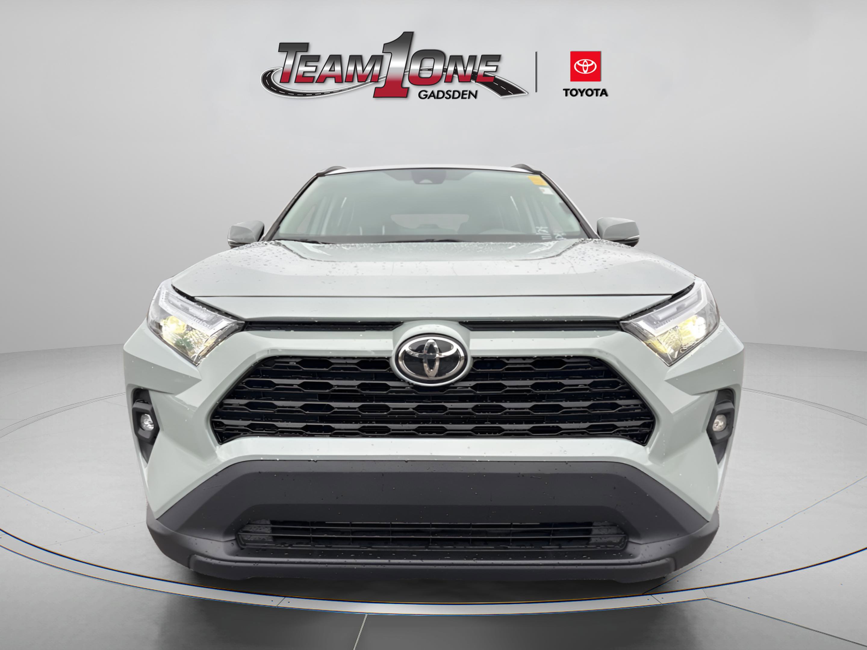 2022 Toyota RAV4 XLE Premium photo 2
