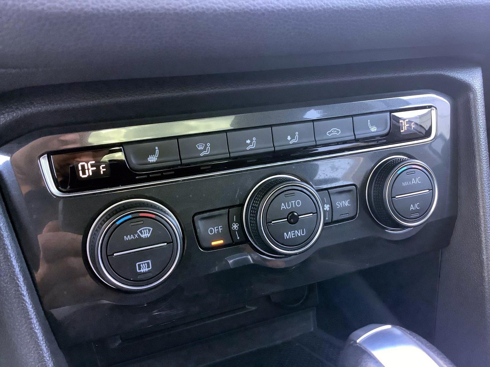 2021 Volkswagen Tiguan R-Line Black SEL photo 22