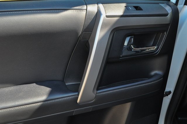 2024 Toyota 4Runner SR5 4WD photo 18