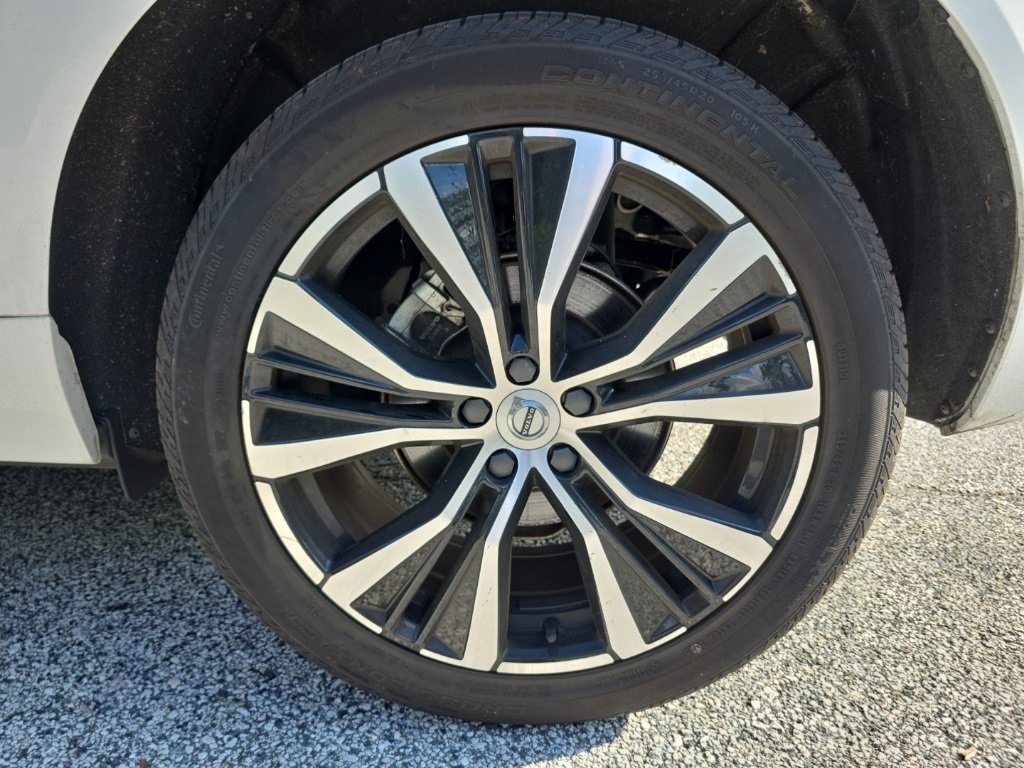 2023 Volvo XC60 B5 Ultimate photo 18