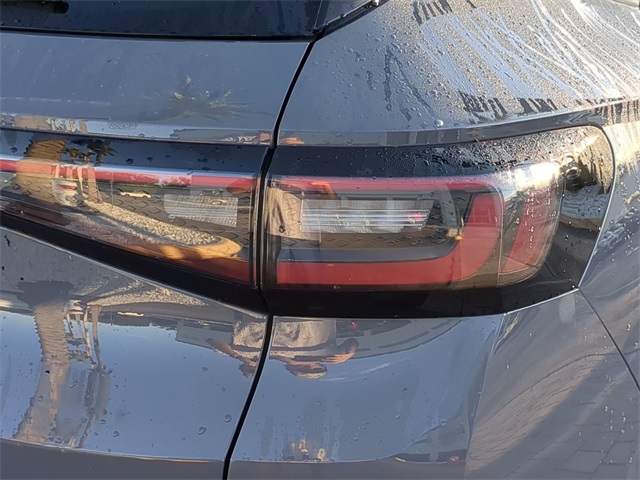 2025 Volkswagen ID.4 Pro Plus photo 8