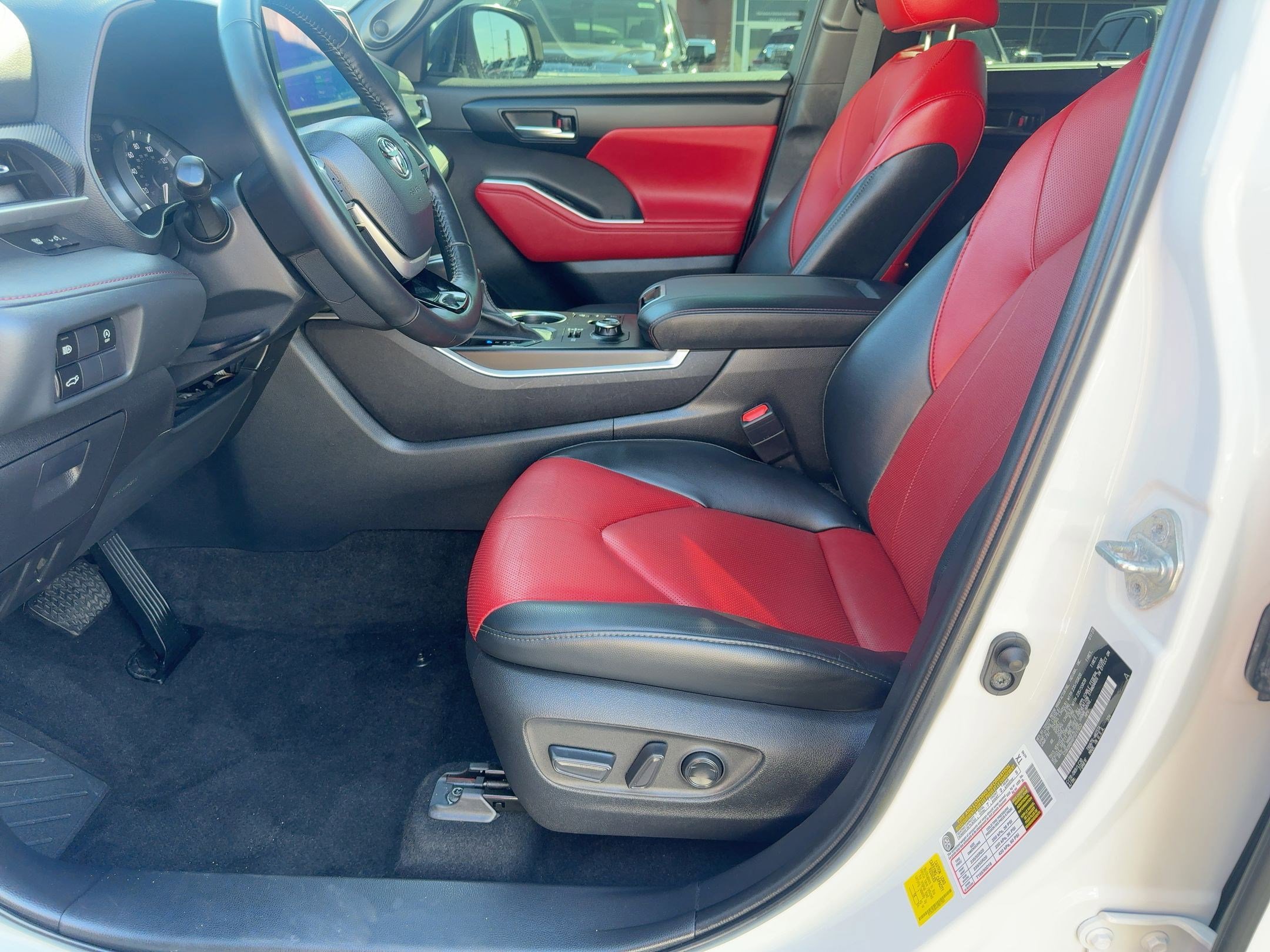 2023 Toyota Highlander XSE photo 17