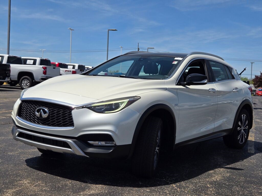 2018 Infiniti QX30 Premium photo 4