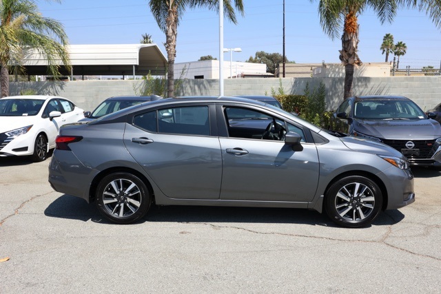 2025 Nissan Versa 1.6 SV photo 3