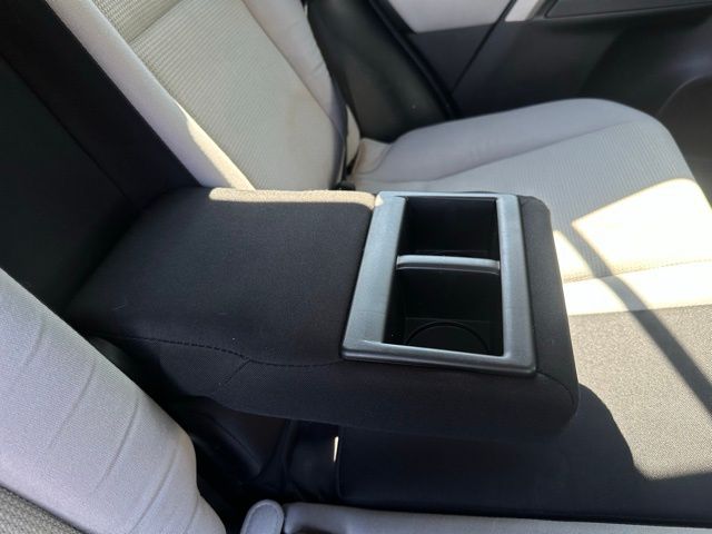2017 Toyota RAV4 XLE photo 31