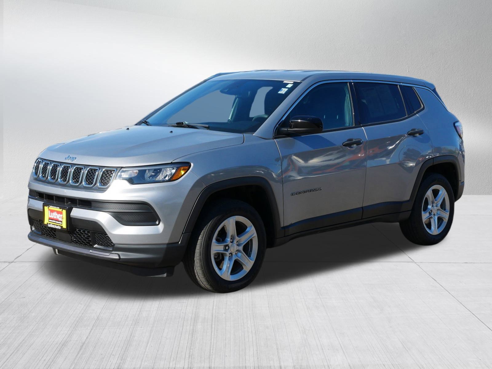 2023 Jeep Compass Sport photo 3