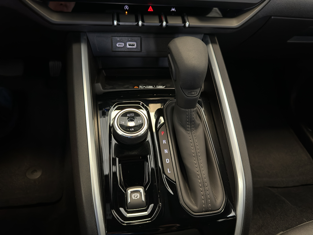 2025 Chevrolet Colorado Trail Boss photo 11