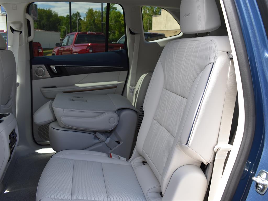 2026 Buick Enclave Avenir photo 12