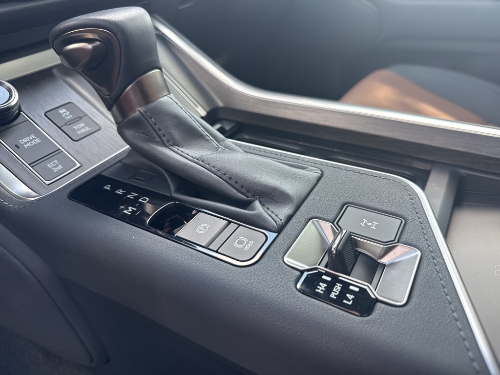 2024 Lexus GX 550 Premium photo 16