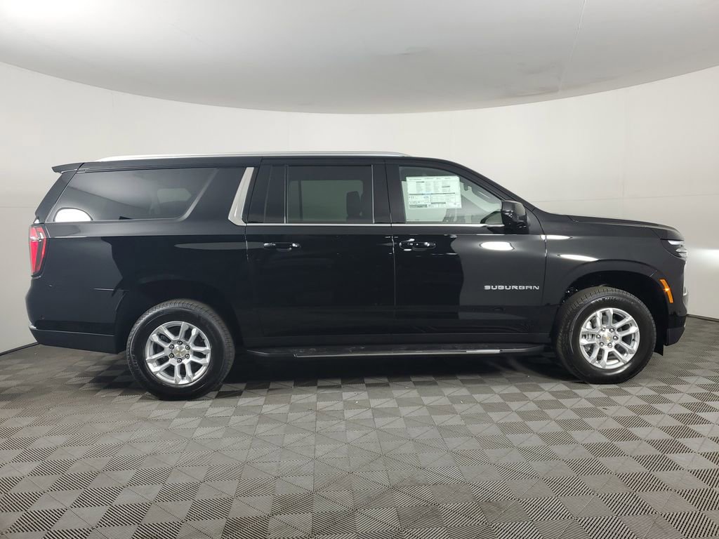 2026 Chevrolet Suburban LS photo 3