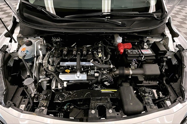 2025 Nissan Versa 1.6 SV photo 11