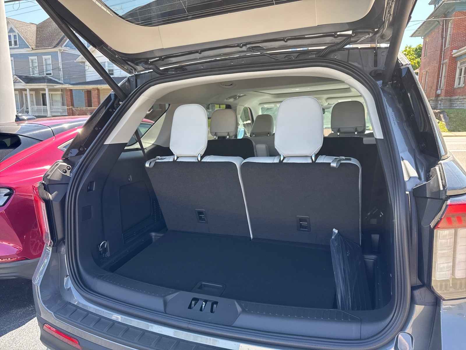 2025 Ford Explorer Platinum photo 3
