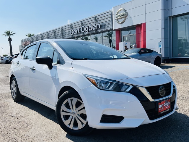 2020 Nissan Versa Sedan S's photo