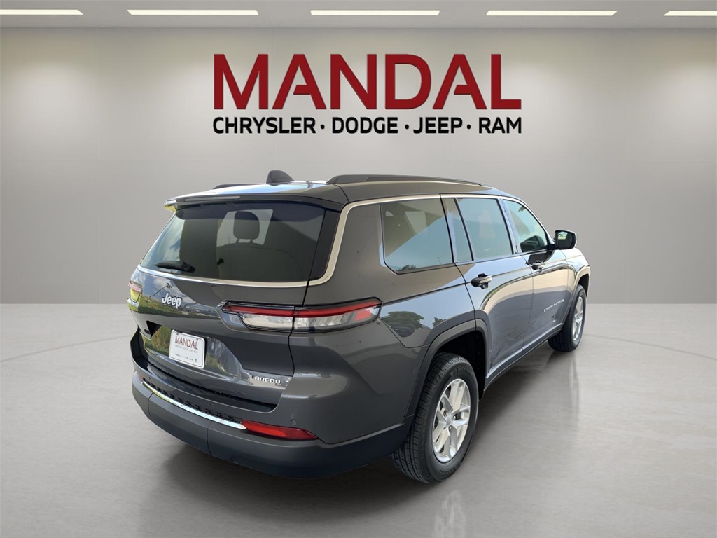 2025 Jeep Grand Cherokee Laredo X photo 2