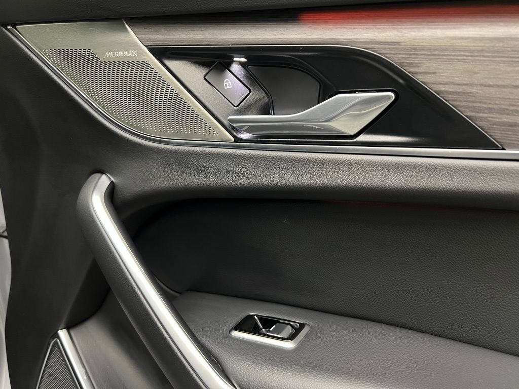 2022 Jaguar F-PACE P250 S photo 18