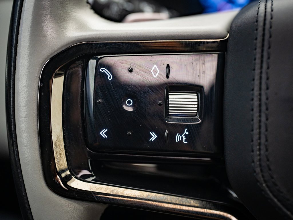 2024 Land Rover Range Rover Velar SE photo 24