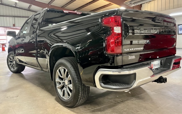 2024 Chevrolet Silverado 1500 LT photo 3