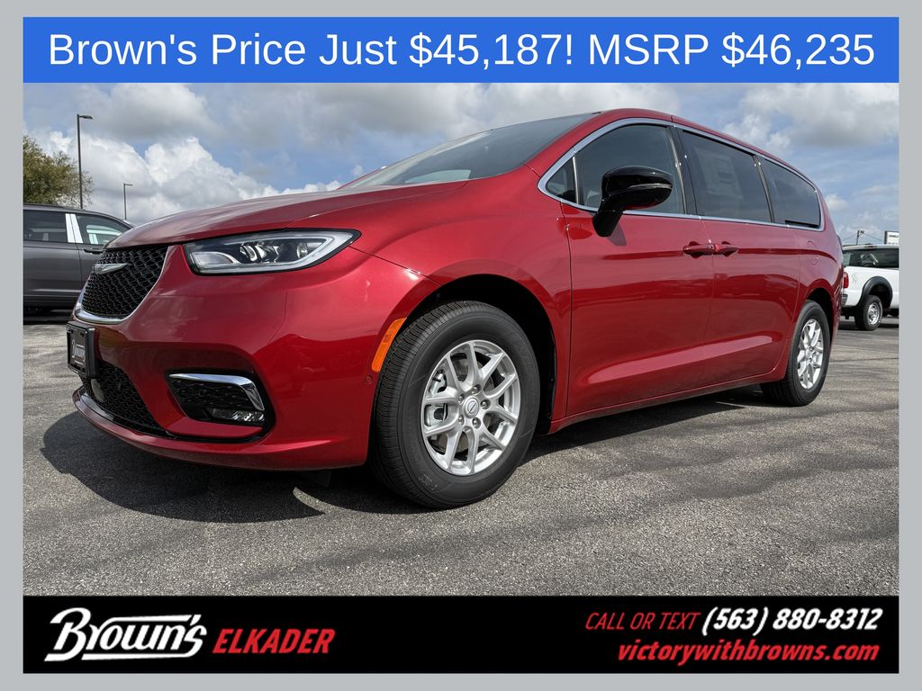 2026 Chrysler Pacifica Select's photo