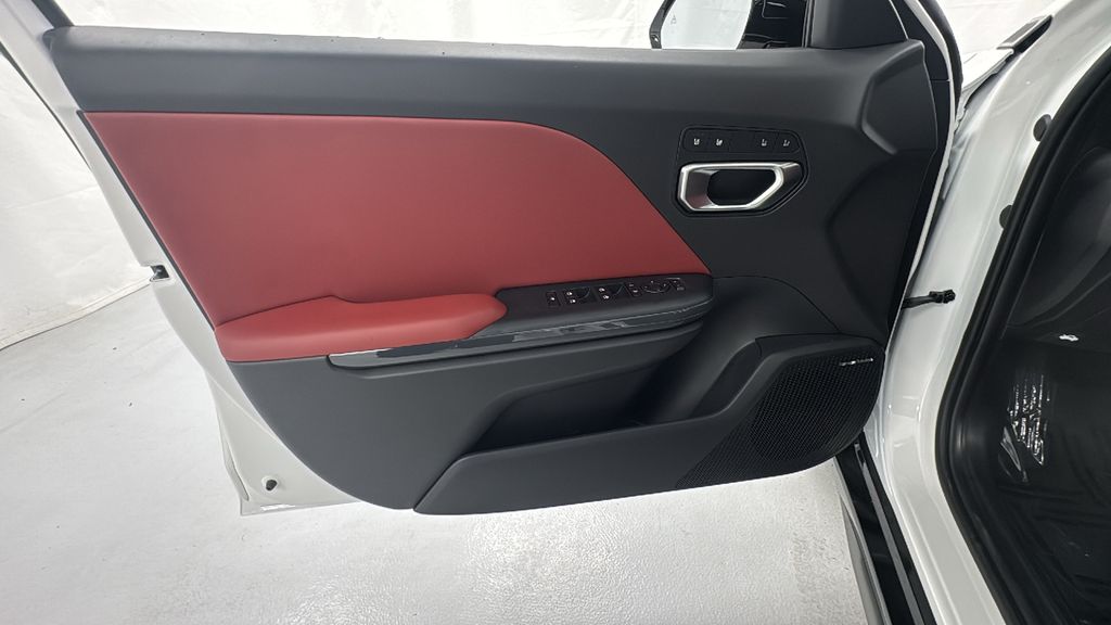 2025 Kia K4 GT-Line photo 15