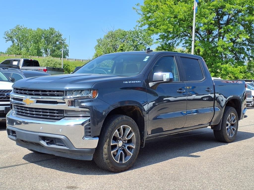 2020 Chevrolet Silverado LT photo 3