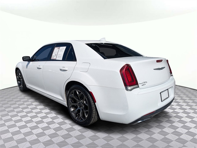 2015 Chrysler 300 S photo 3
