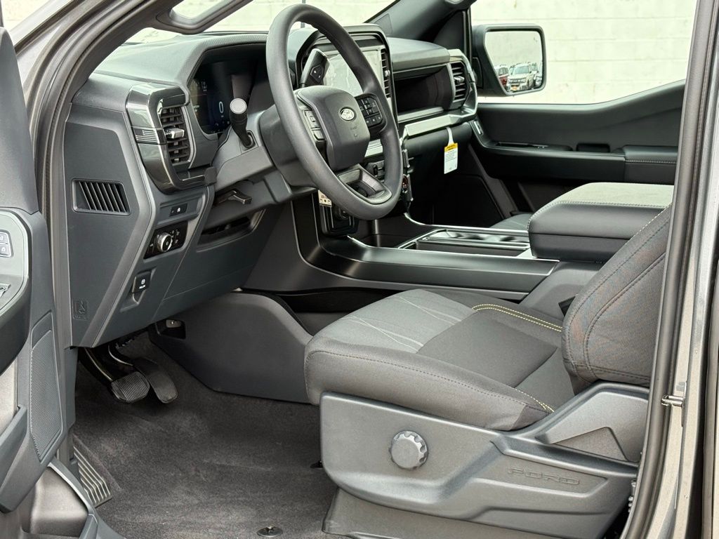 2025 Ford F-150 STX photo 6