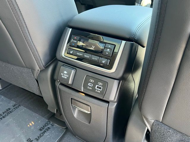 2025 Subaru Ascent Onyx Edition Touring photo 30