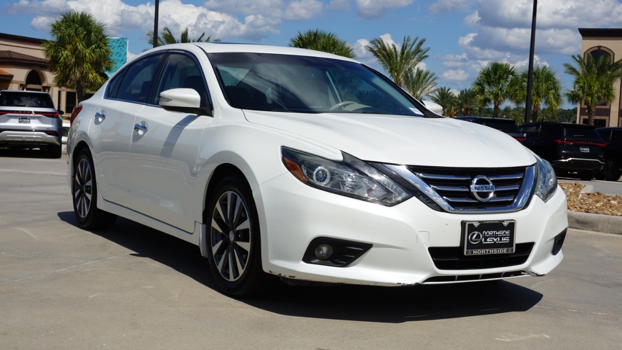 2017 Nissan Altima SL photo 3