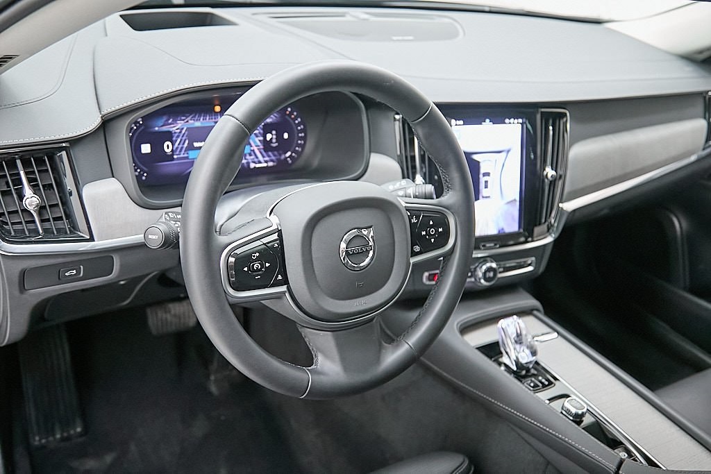 2026 VOLVO V90CC - Image 16