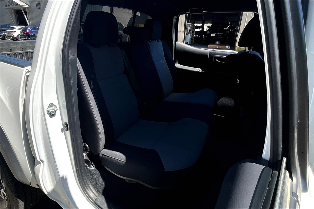 2023 Toyota Tacoma TRD Off-Road photo 16