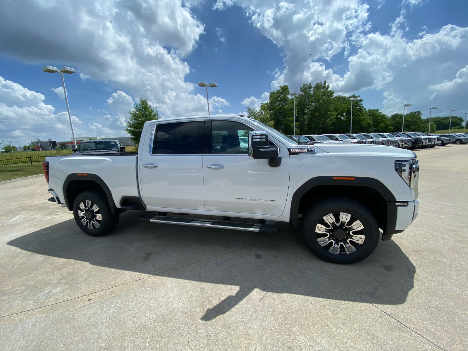 2025 Gmc Sierra 2500 HD Denali photo 3
