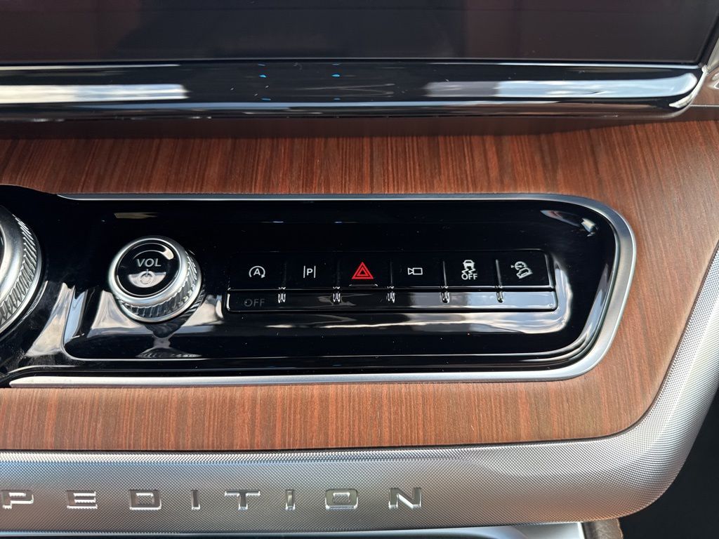 2025 Ford Expedition King Ranch photo 28