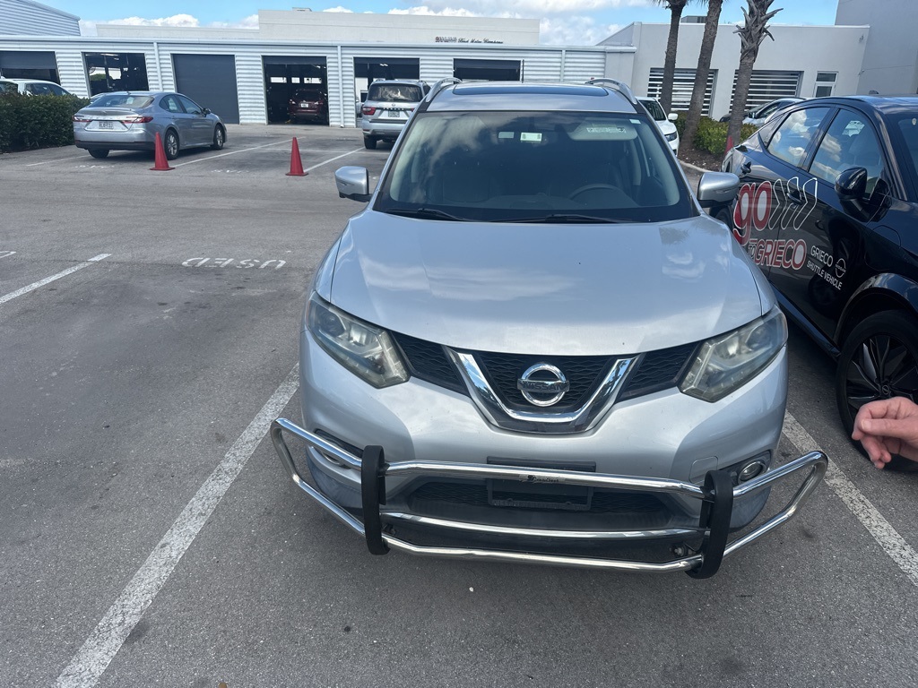 2015 Nissan Rogue SL photo 4