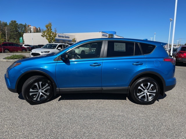 2018 Toyota RAV4 LE photo 4