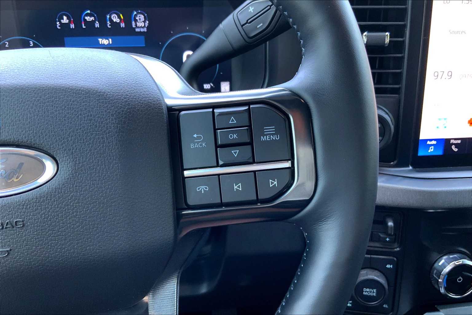 2025 Ford F-350 Platinum photo 23