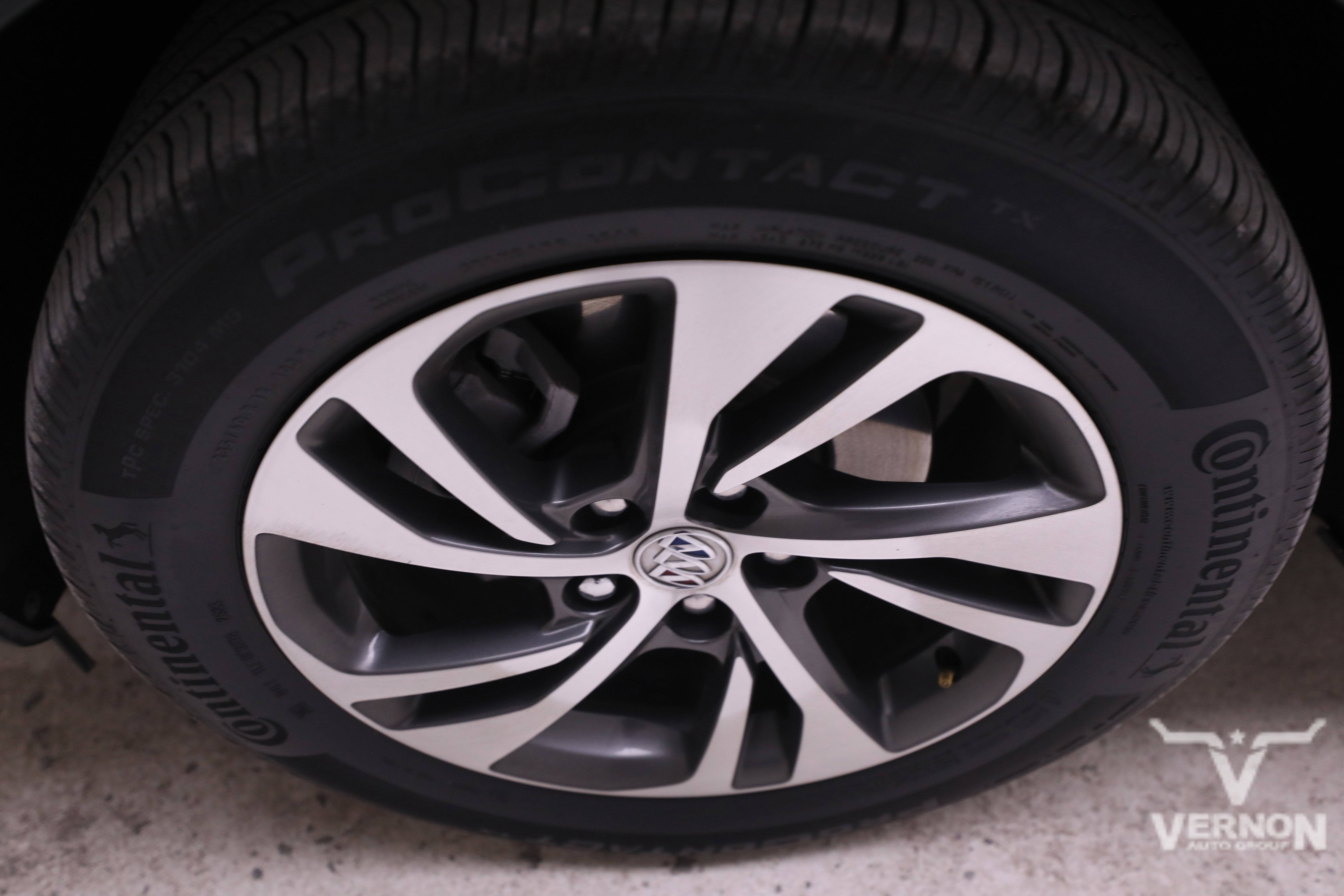 2023 Buick Envision Essence photo 3