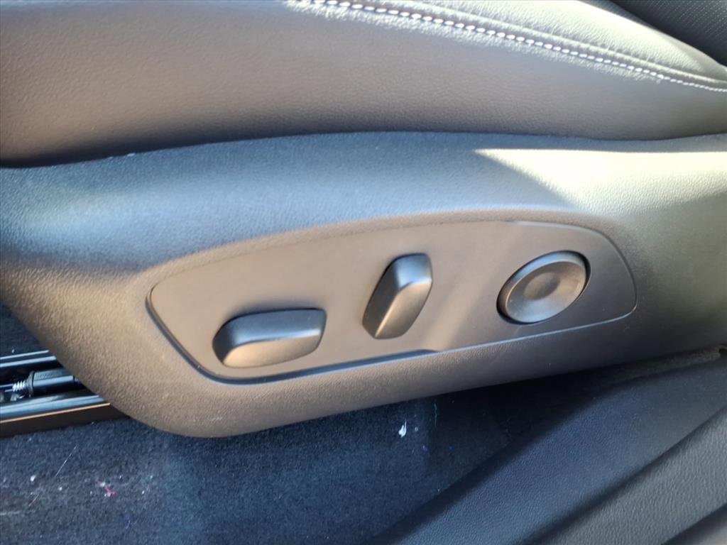 2026 Chevrolet Traverse photo 4