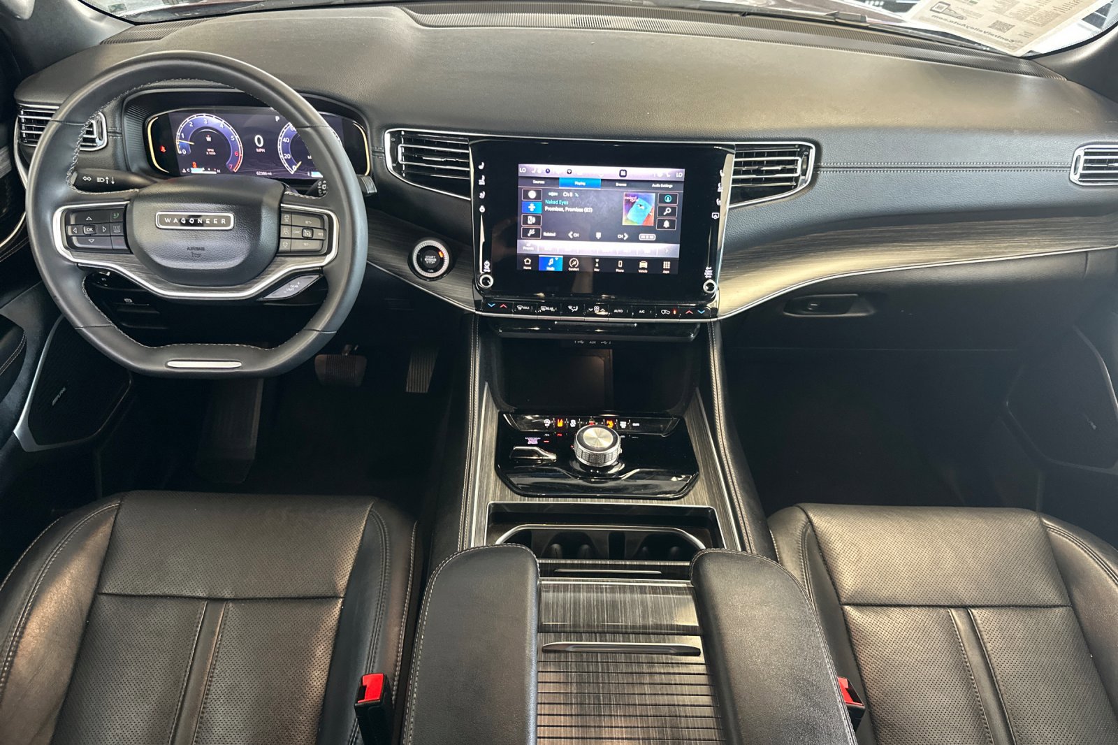 2023 Jeep Wagoneer L Series II photo 13