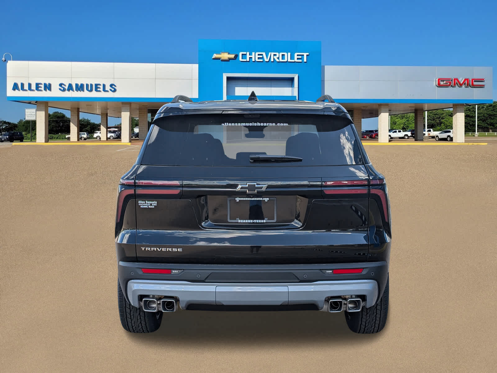 2026 Chevrolet Traverse photo 2