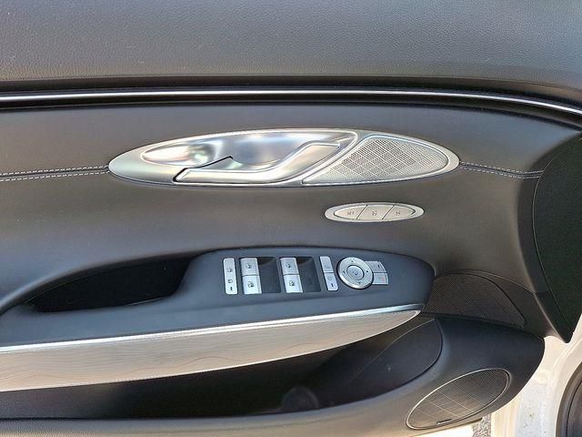 2022 Genesis GV70 2.5T Advanced photo 11