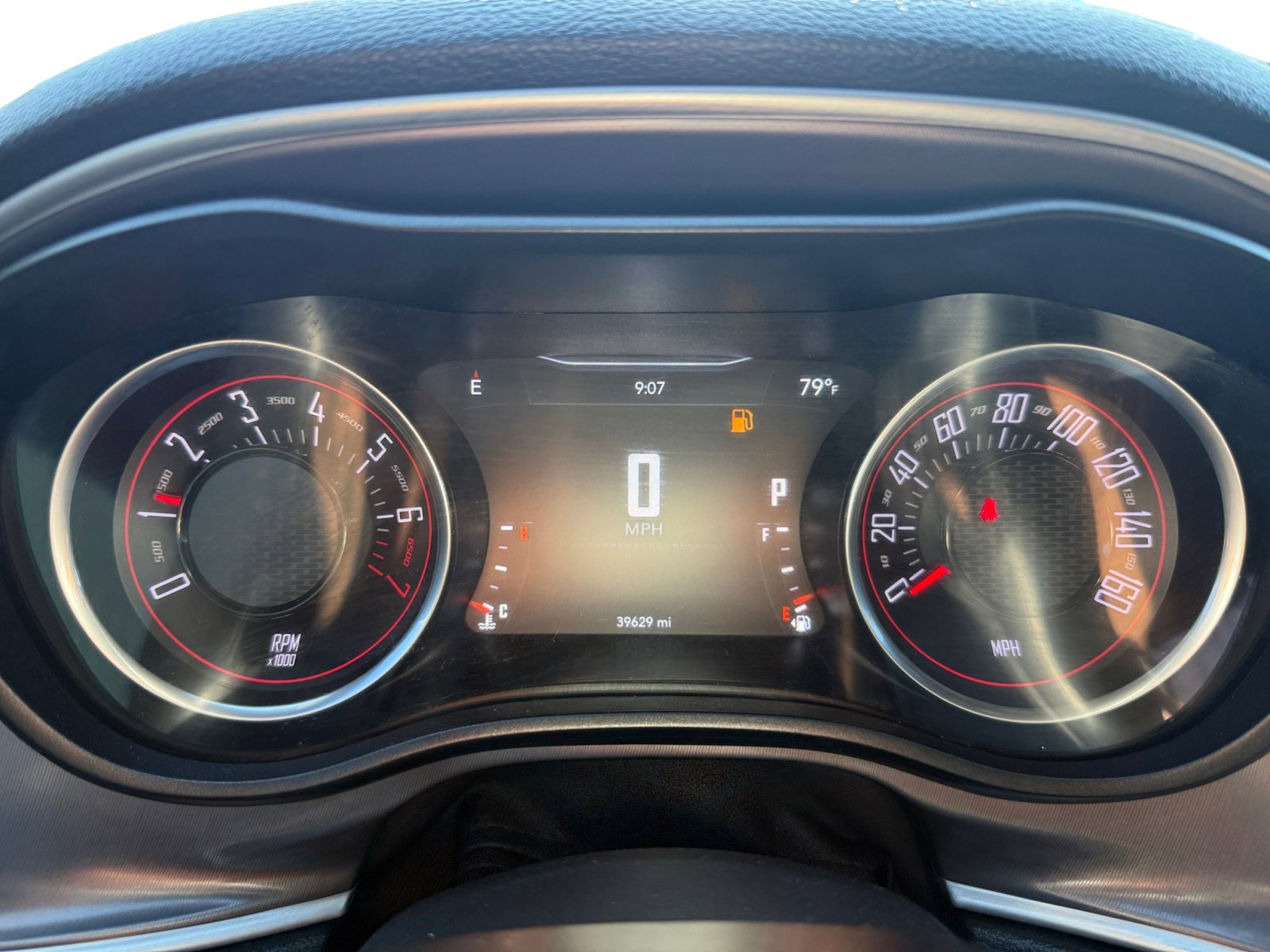 2021 Dodge Challenger SXT photo 11