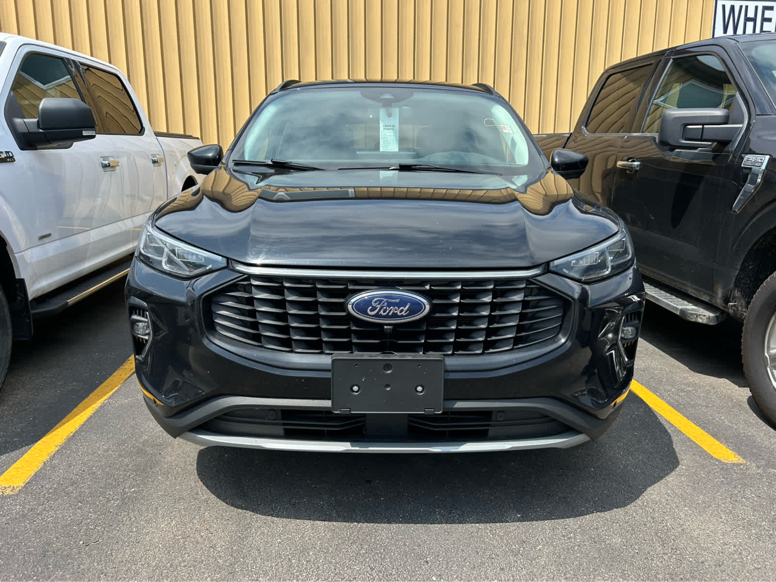2023 Ford Escape Platinum photo 2