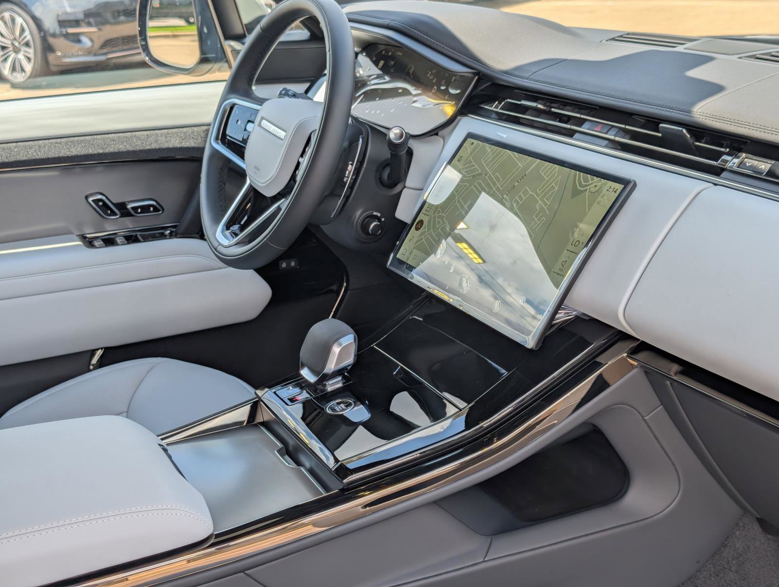 2025 Land Rover Range Rover Sport SE photo 31