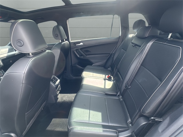2021 Volkswagen Tiguan SE R-Line Black photo 17