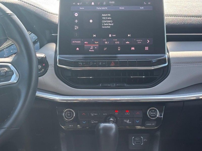 2022 Jeep Compass Limited photo 15