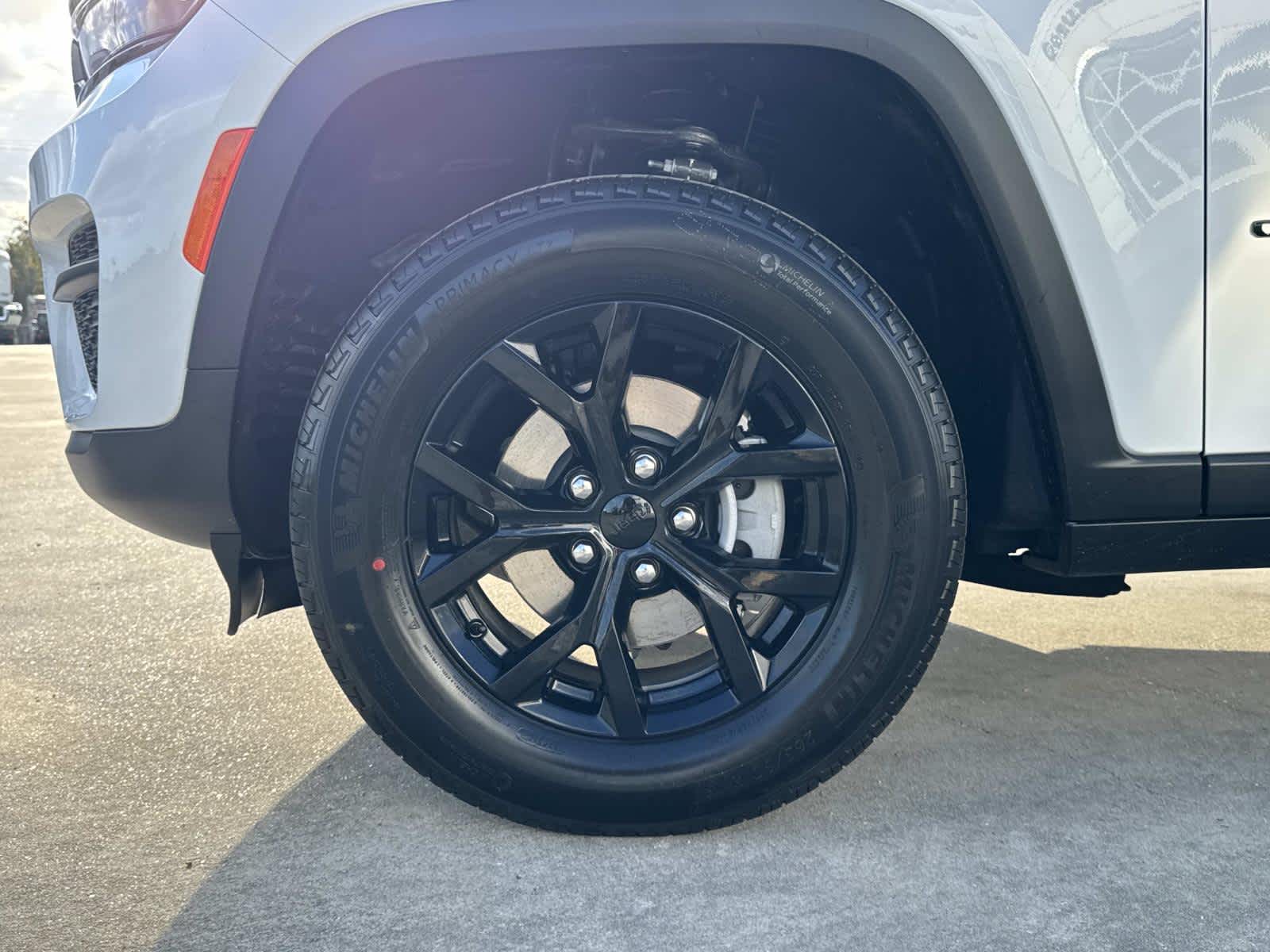 2025 Jeep Grand Cherokee Altitude photo 3